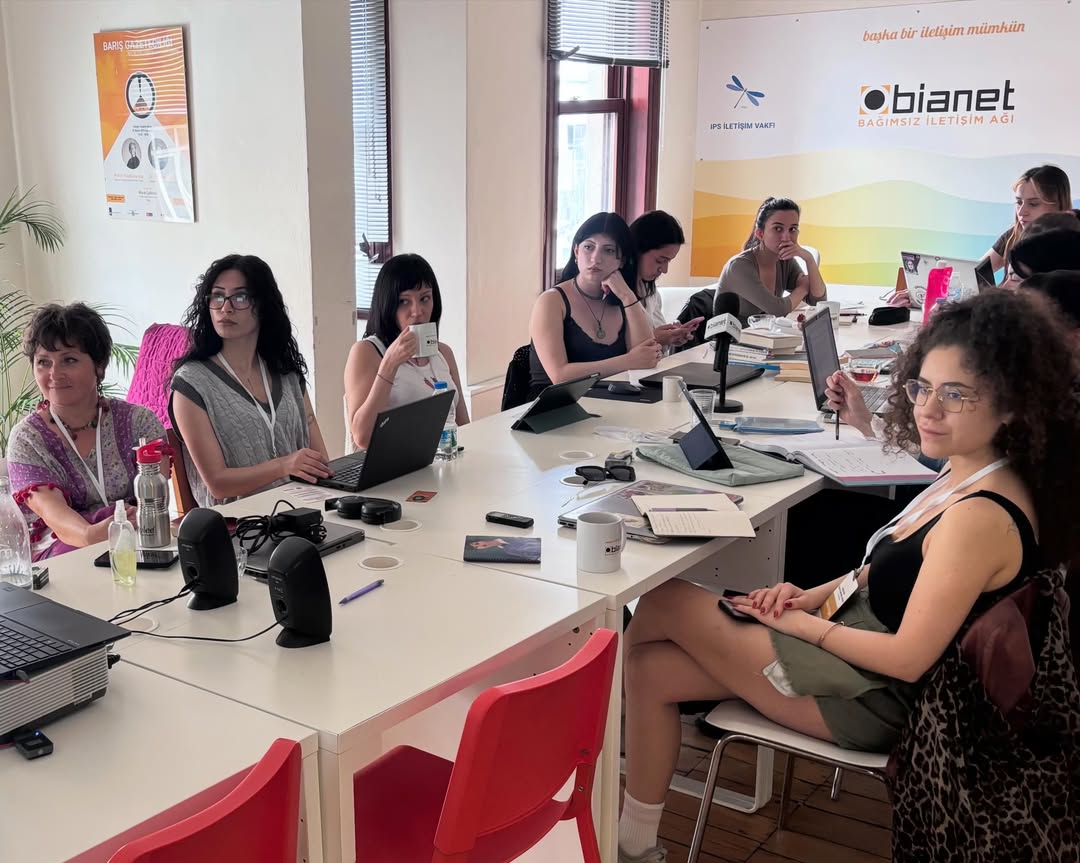 Temel Gazetecilik Atölyesi ikinci gün: Gündem toplantısı, dijital araçlar, LGBTİ+ haberciliği - Atölye BİA