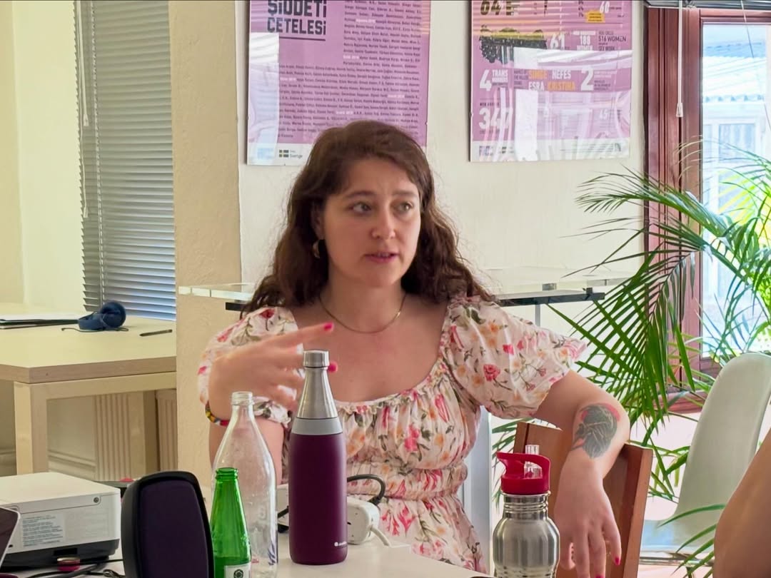 Temel Gazetecilik Atölyesi ikinci gün: Gündem toplantısı, dijital araçlar, LGBTİ+ haberciliği - Atölye BİA