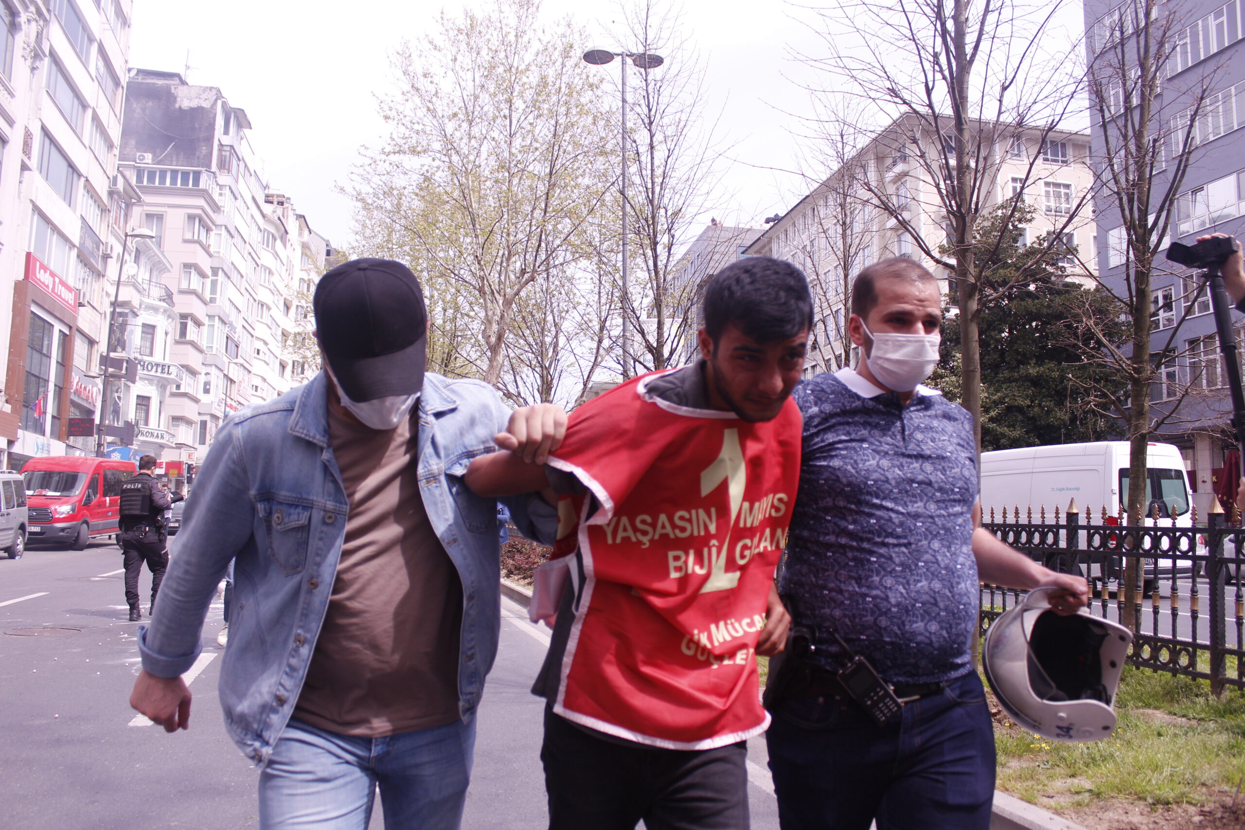 Taksim'de gözaltına alınanların sayısı 200'ü aştı - Atölye BİA